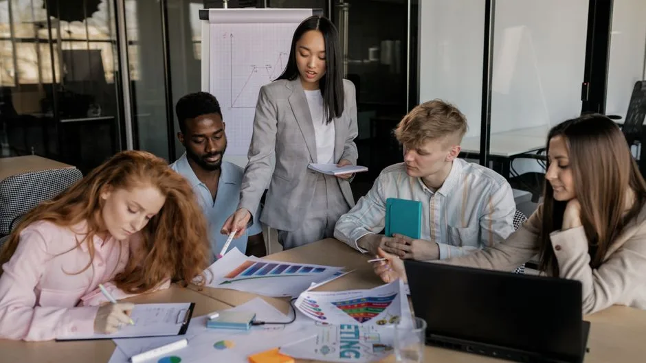 Comment une PME tient sans que le dirigeant soit partout.